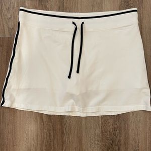 Tek Gear white athletic skort. Size L